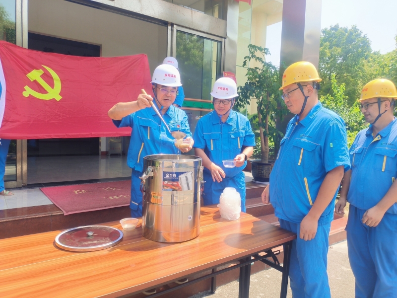 炎炎夏日送清涼，慰問職工暖人心